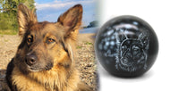 Hundeurne in Kugelform mit Hundemotiv nach Fotovorrage Ihres Hundes