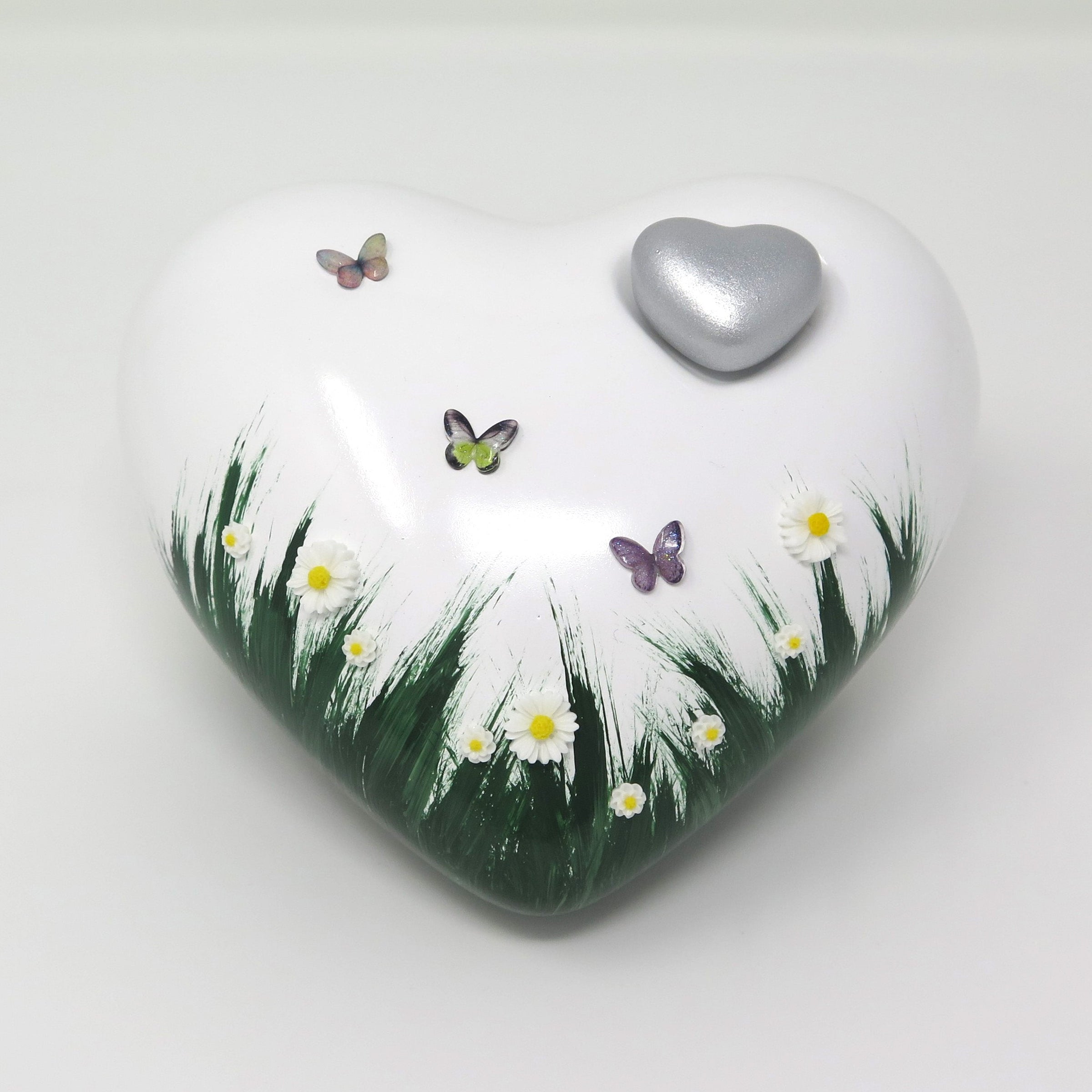 Tierurne Herz Schmetterlingswiese