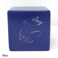 Tierurne in Würfelform mit einer schlafenden Katze bemalt Blau